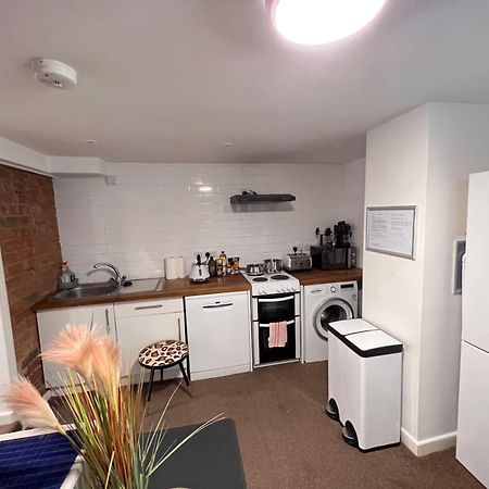 Comfortable Modern Home, Self Catering Flat, Newly Refurbished, Town Centre, Free Parking Cheltenham Exteriér fotografie